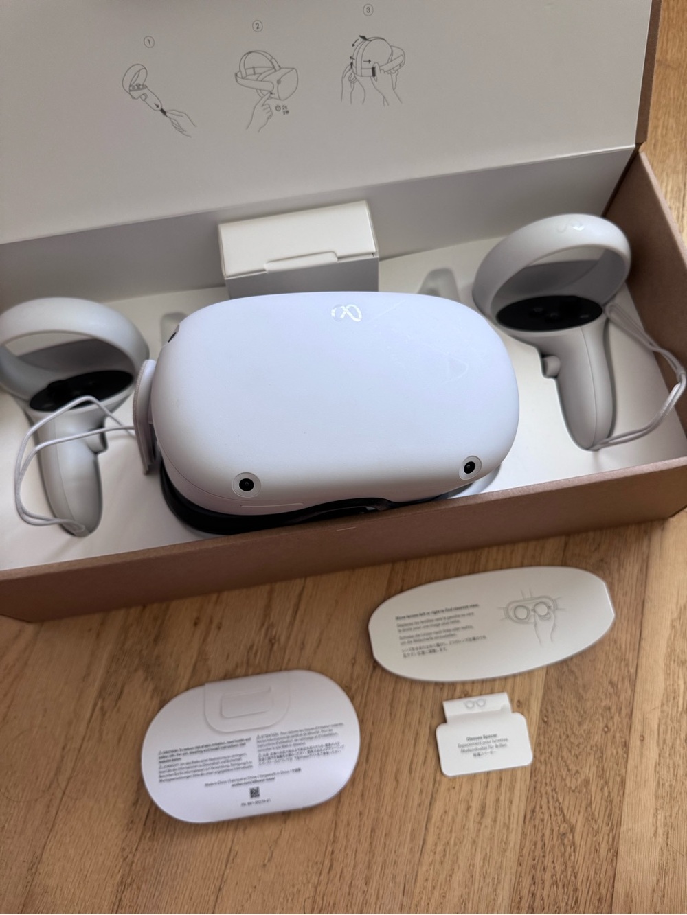 Meta Quest 2 Standalone VR Headset - used 2 times. Perfect condition in box - Picture 2 of 5